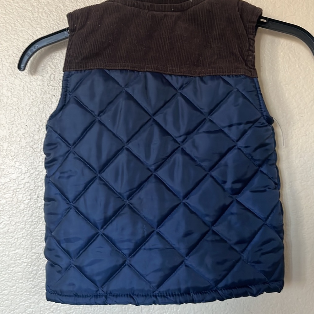 Boys vest sz 2T - Picture 2 of 3